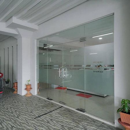 Urbanview Hotel Bari Syariah Palembang By Reddoorz Ngoại thất bức ảnh