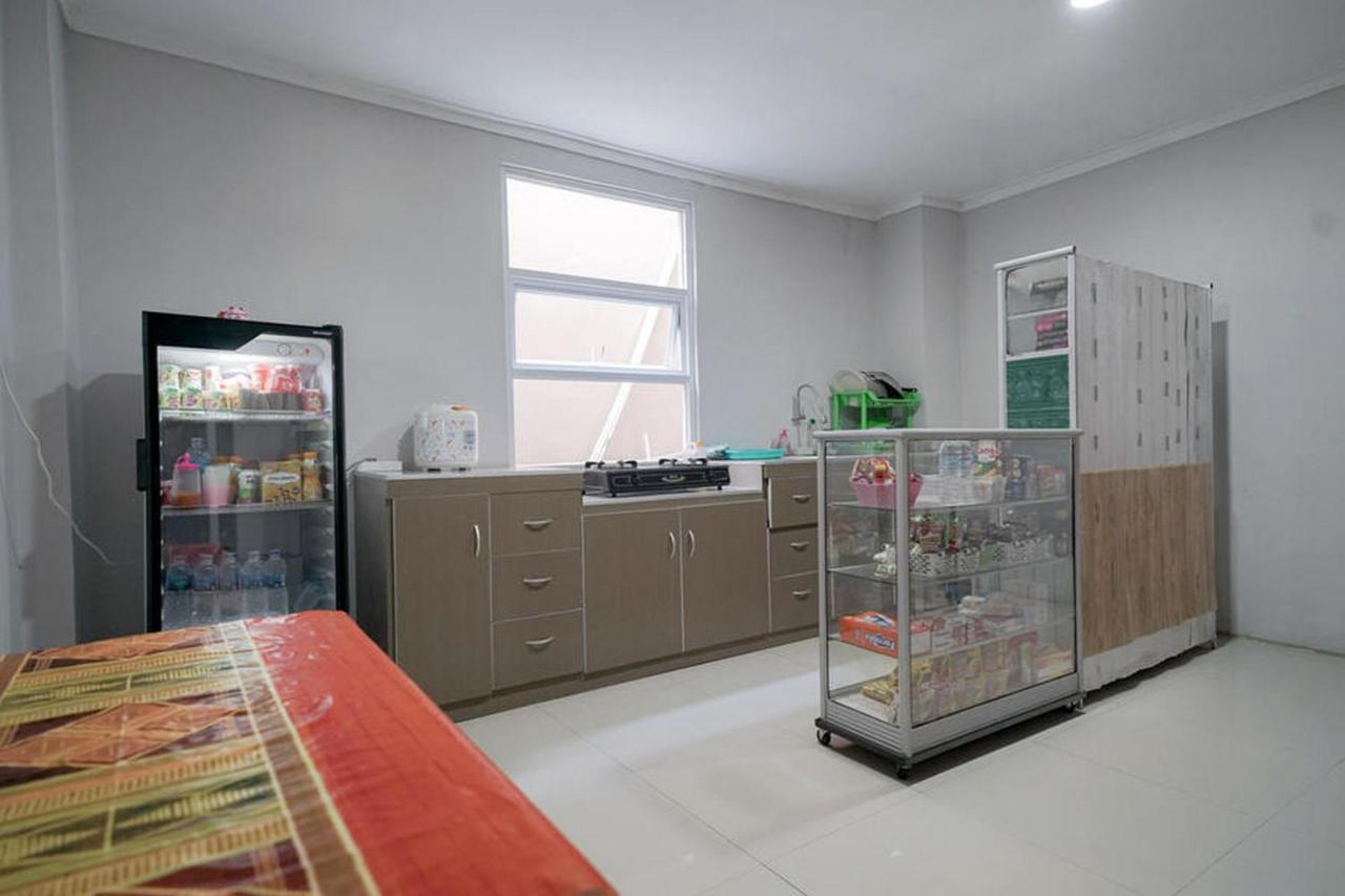 Urbanview Hotel Bari Syariah Palembang By Reddoorz Ngoại thất bức ảnh