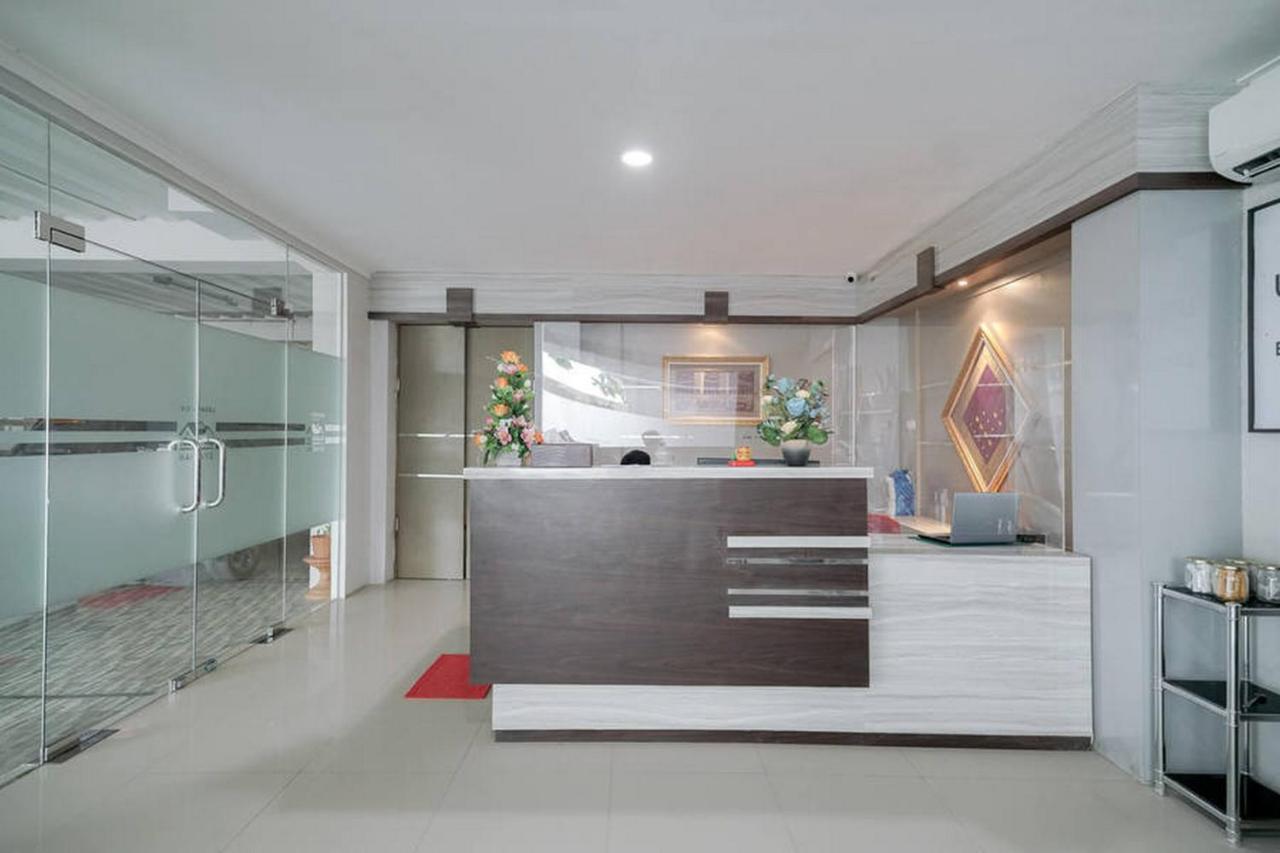 Urbanview Hotel Bari Syariah Palembang By Reddoorz Ngoại thất bức ảnh