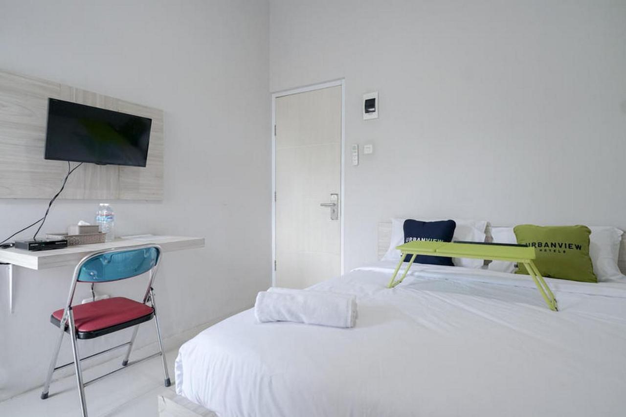 Urbanview Hotel Bari Syariah Palembang By Reddoorz Ngoại thất bức ảnh