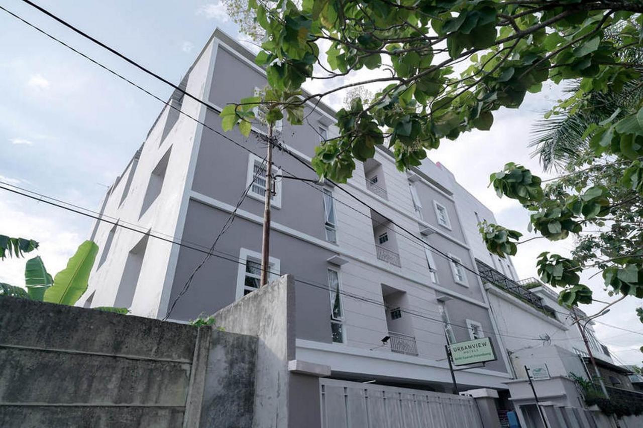 Urbanview Hotel Bari Syariah Palembang By Reddoorz Ngoại thất bức ảnh